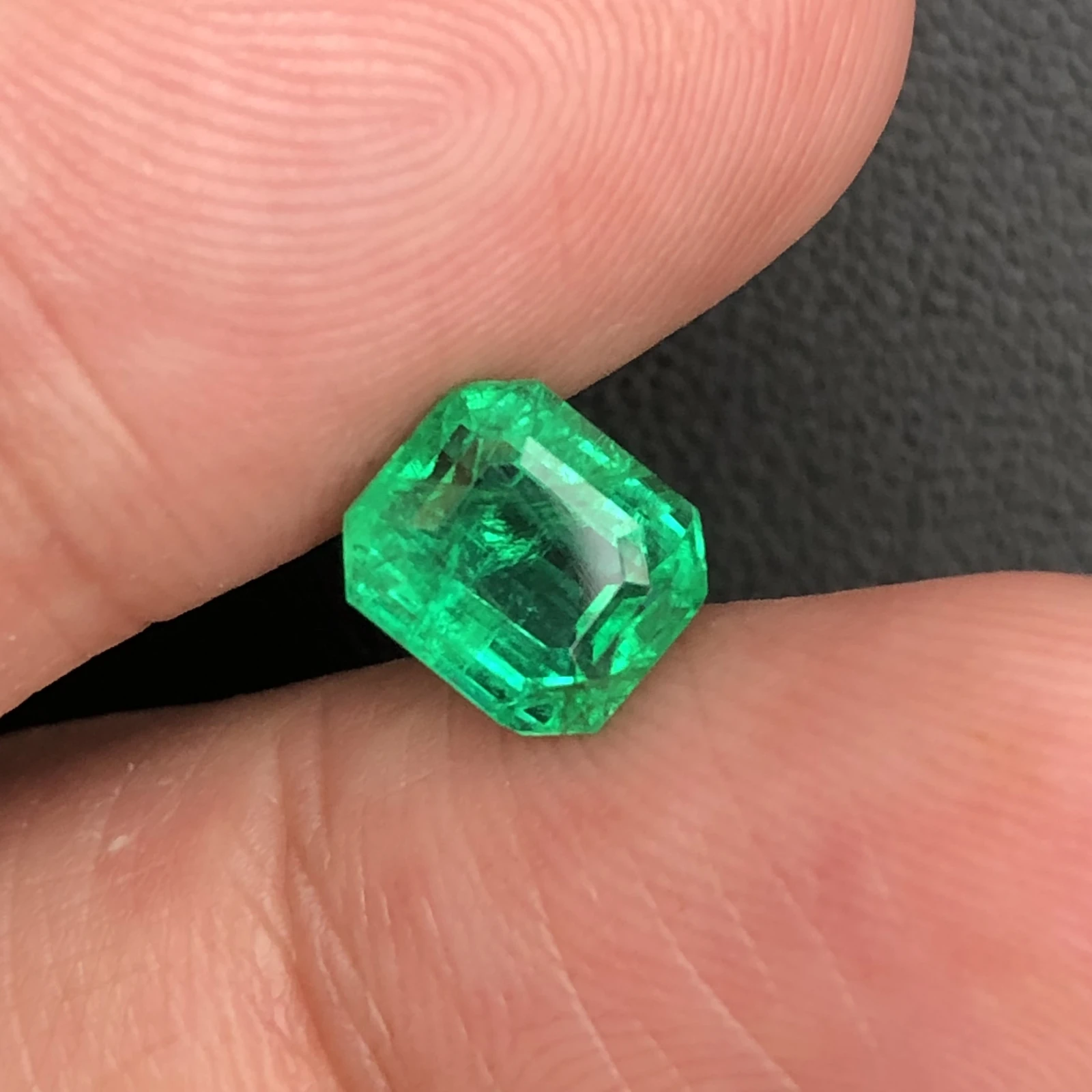 Panjshir Emerald Gemstone: Faceted Octagon, Vibrant Green, May Birthstone 1.99 Carat — view 2